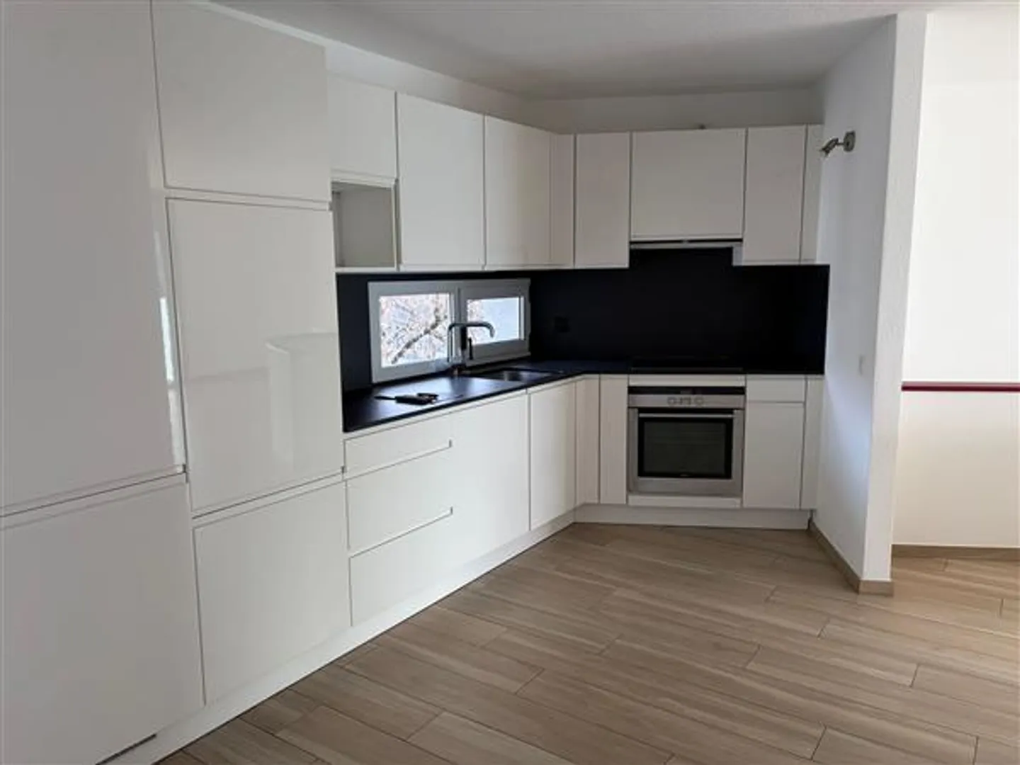 Appartamento moderno con vista lago - Foto 3 di 10