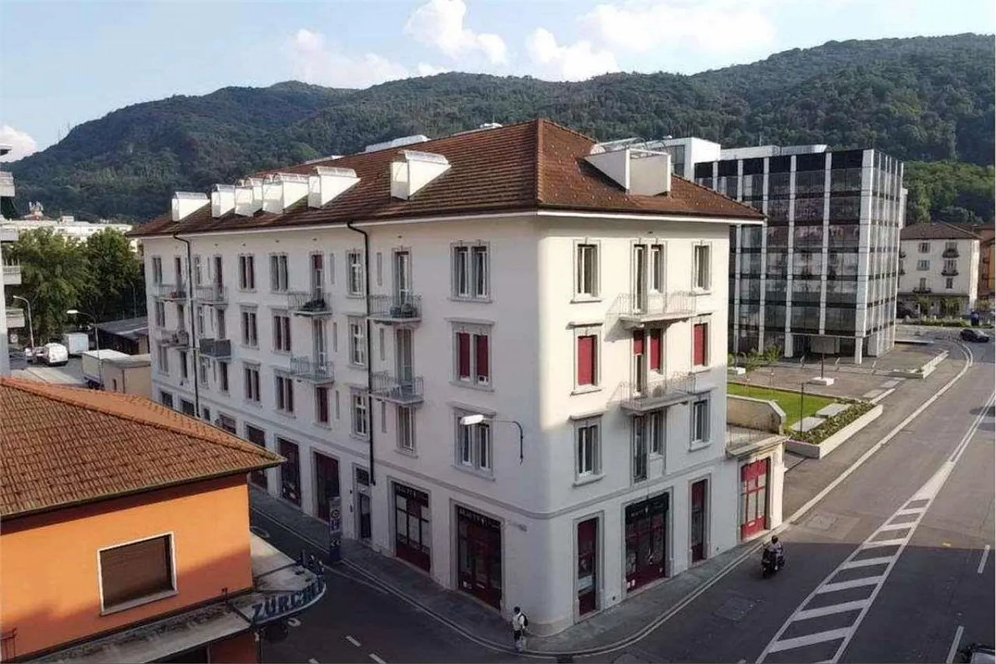 MIETOBJEKT IM ZENTRUM VON CHIASSO - Foto 1 von 13