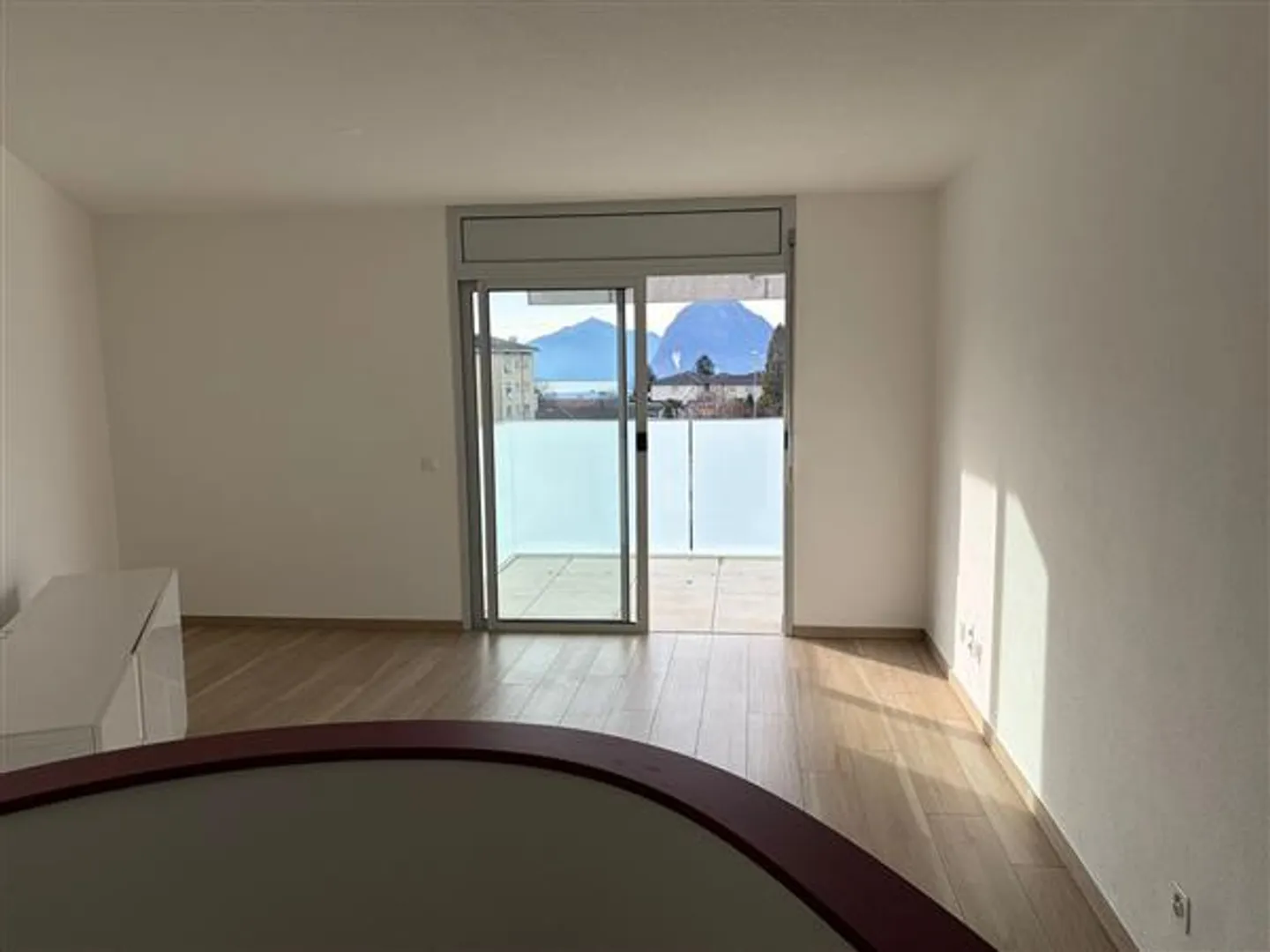Appartamento moderno con vista lago - Foto 6 di 10