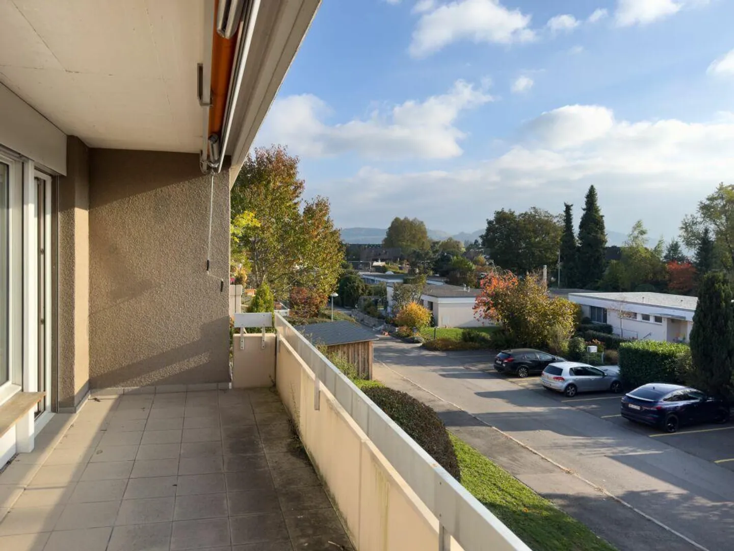 Appartement en copropriété de 4,5 pièces dans un emplacement ensoleillé et adapté aux enfants avec vue dégagée - Photo 16 sur 29