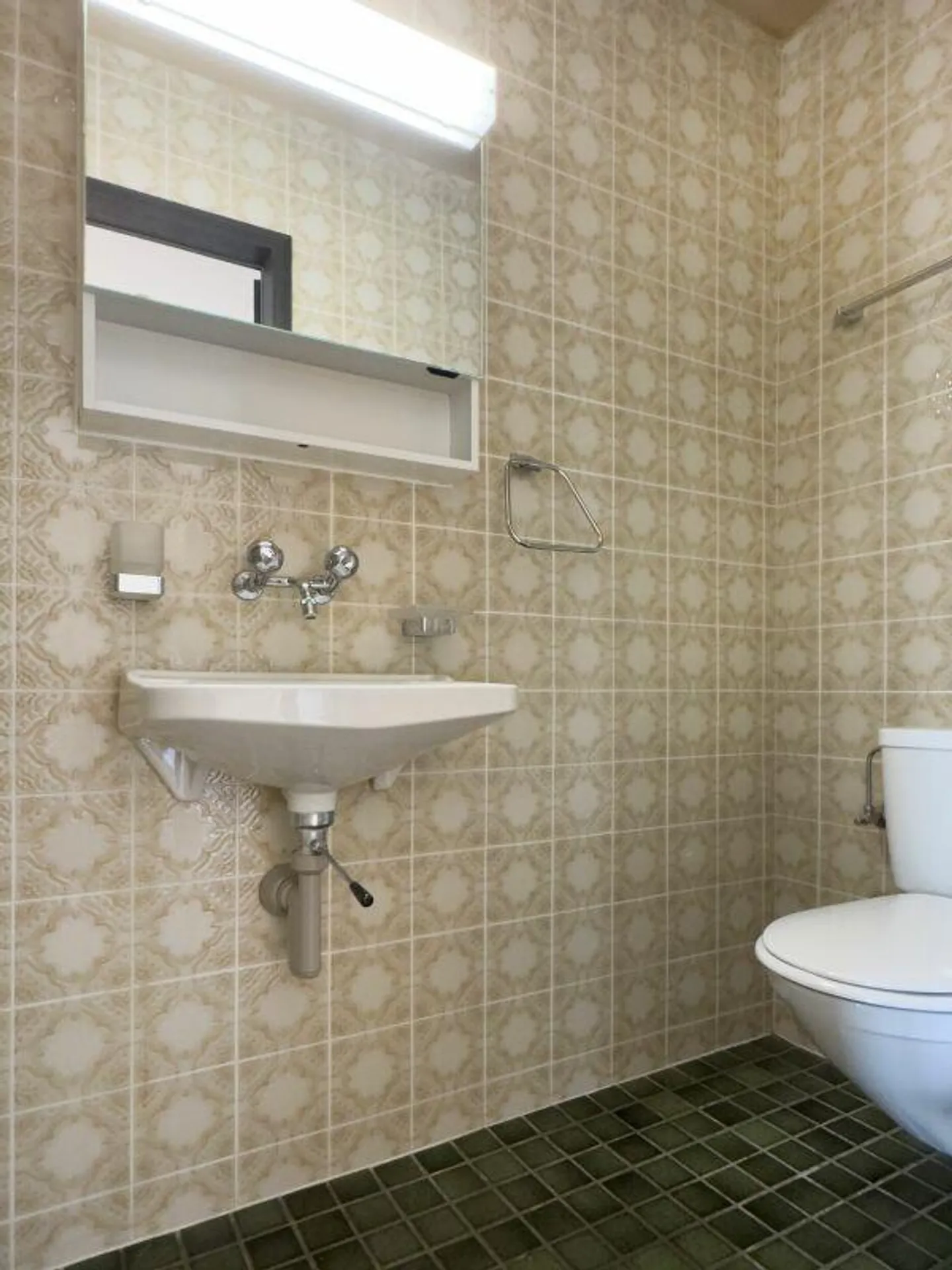 Appartement en copropriété de 4,5 pièces dans un emplacement ensoleillé et adapté aux enfants avec vue dégagée - Photo 15 sur 29
