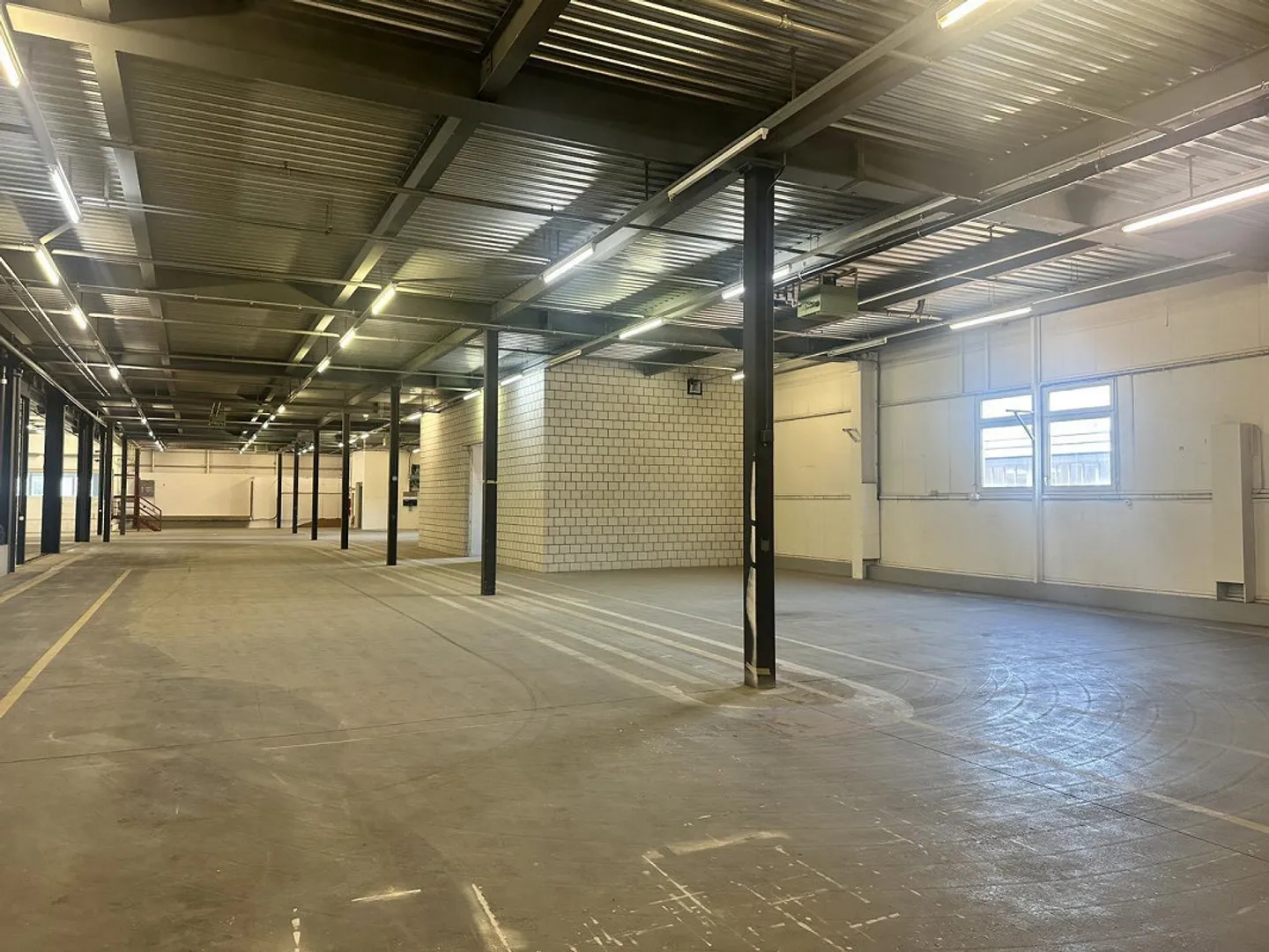 Il tuo spazio di magazzino nell'area urbana Zentareal - Foto 4 di 10