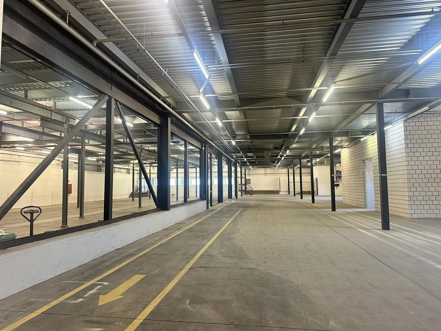 Il tuo spazio di magazzino nell'area urbana Zentareal - Foto 5 di 10
