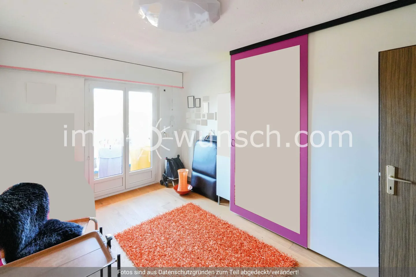 Incantevole appartamento di 4 ½ stanze con balcone e posto auto in garage sotterraneo - Foto 4 di 11