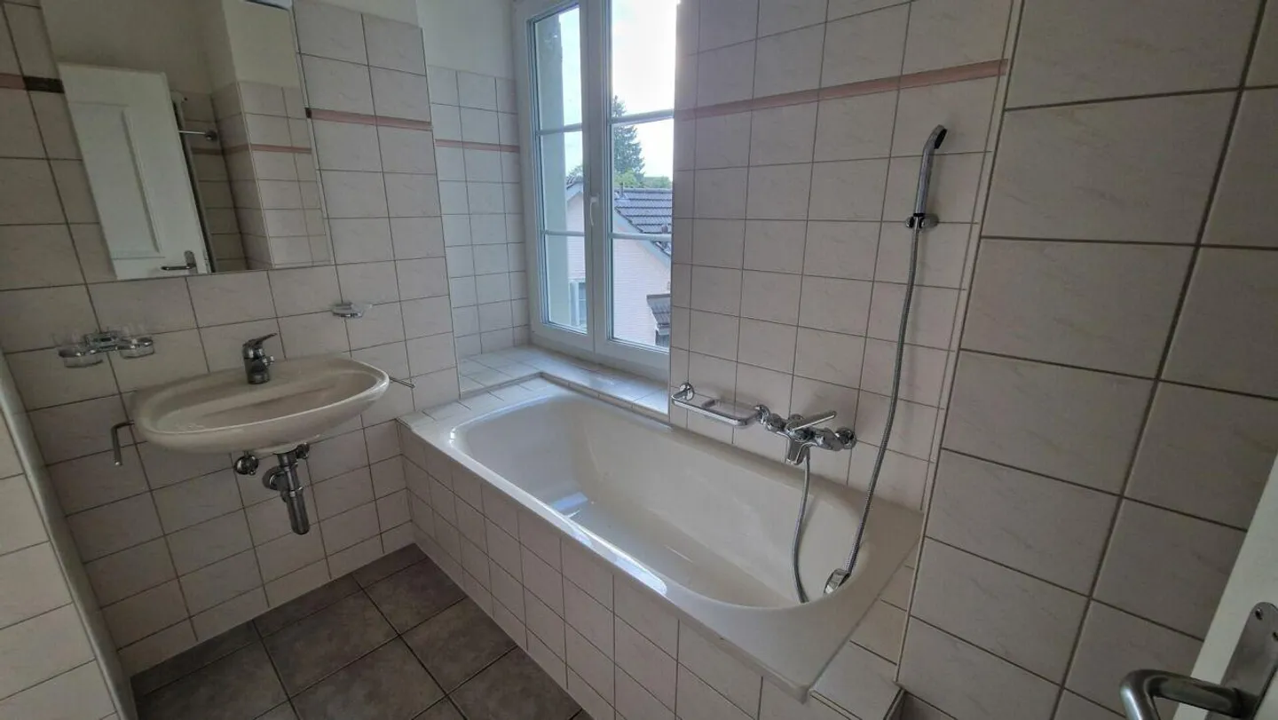 Charmante appartement 2 pièces au cœur de Frauenfeld - Photo 3 sur 4