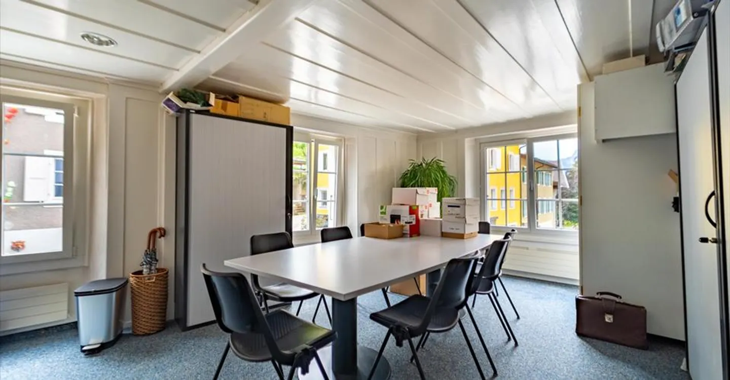 Immeuble mixte à Château-d'?x - Photo 2 sur 7