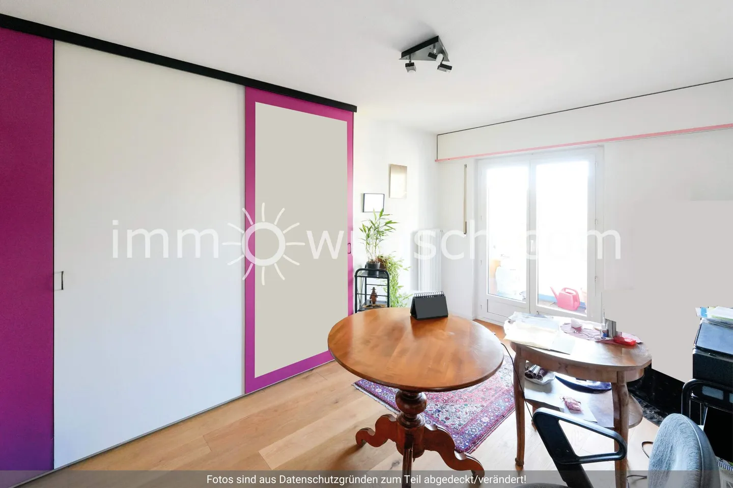 Incantevole appartamento di 4 ½ stanze con balcone e posto auto in garage sotterraneo - Foto 2 di 11