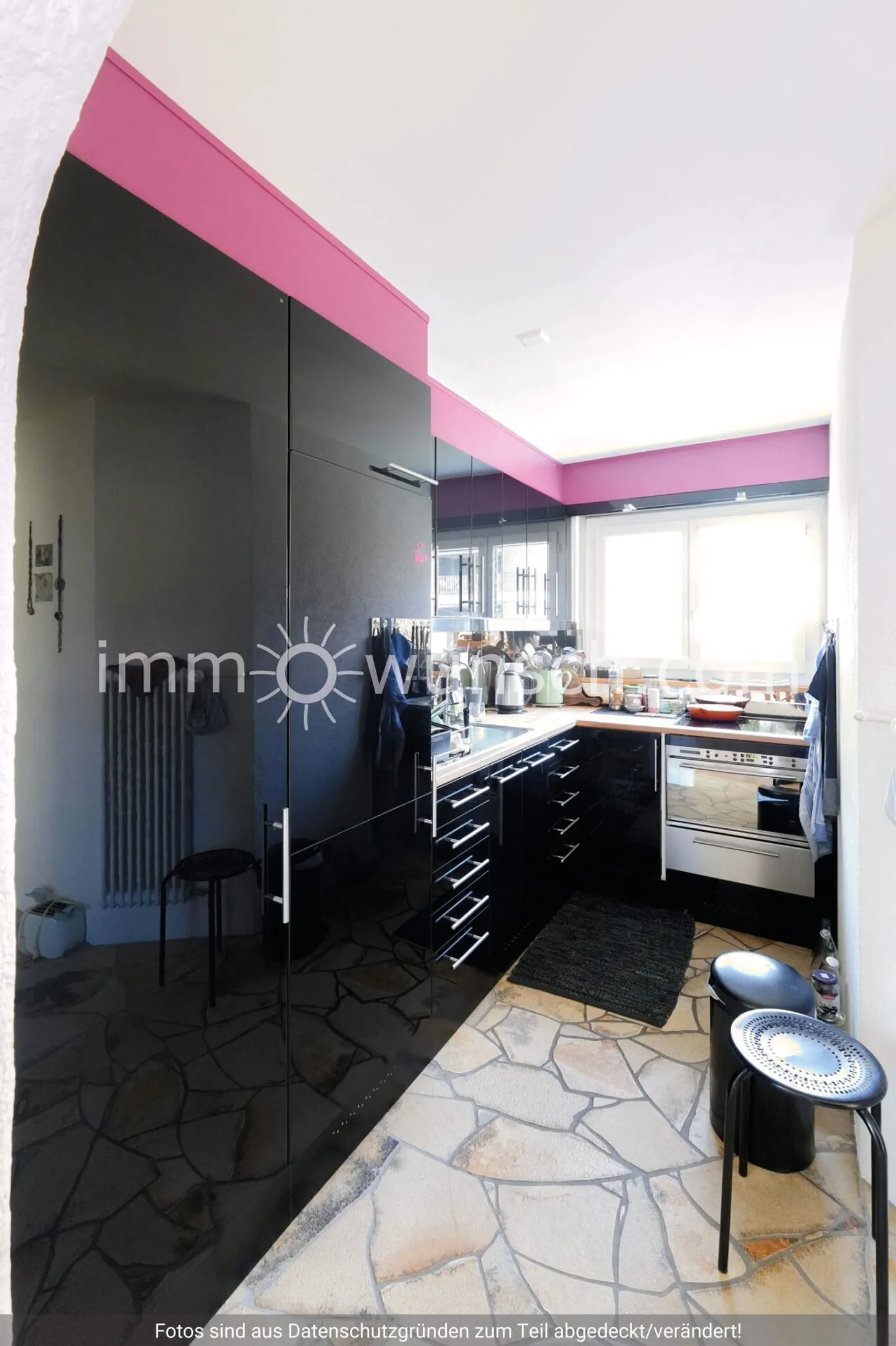 Incantevole appartamento di 4 ½ stanze con balcone e posto auto in garage sotterraneo - Foto 6 di 11