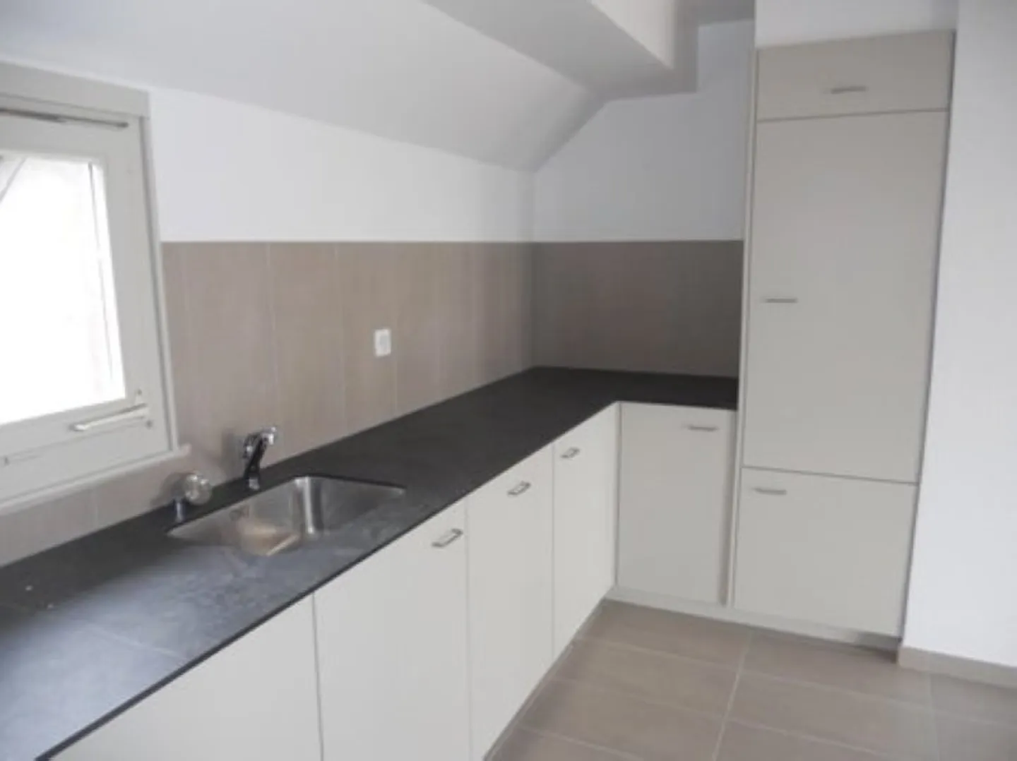 00486 - 4-Room Apartment - Rafour 4 - ST-AUBIN NE - Photo 4 of 8