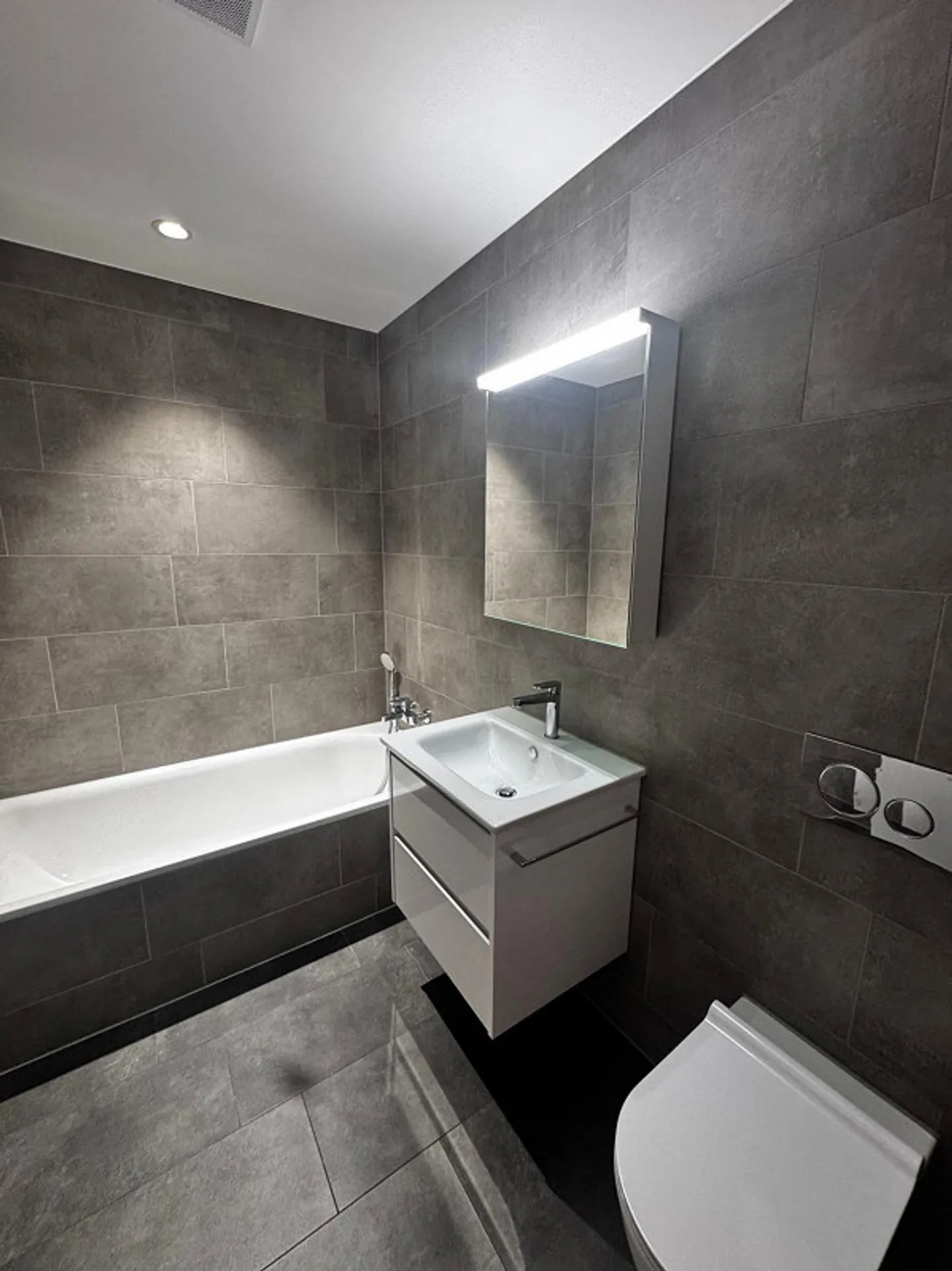 3.5-room attic apartment on the 2nd floor for rent in 8706 Meilen - Photo 7 of 9