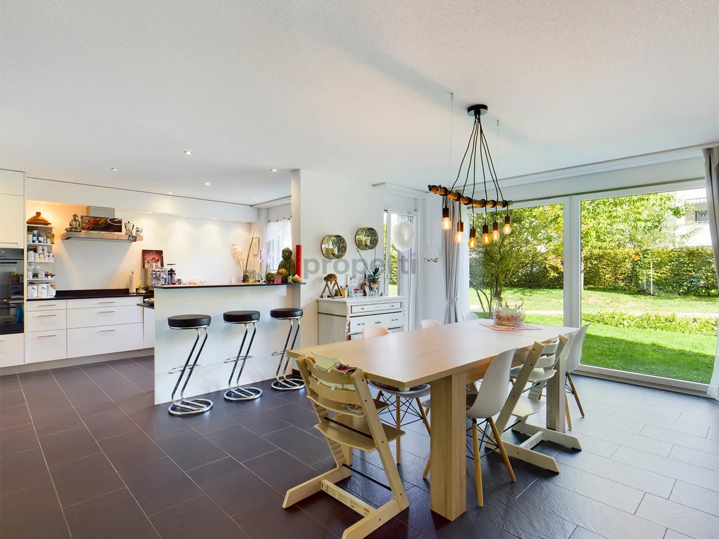 Appartamento Incantevole con Giardino - Foto 5 di 9