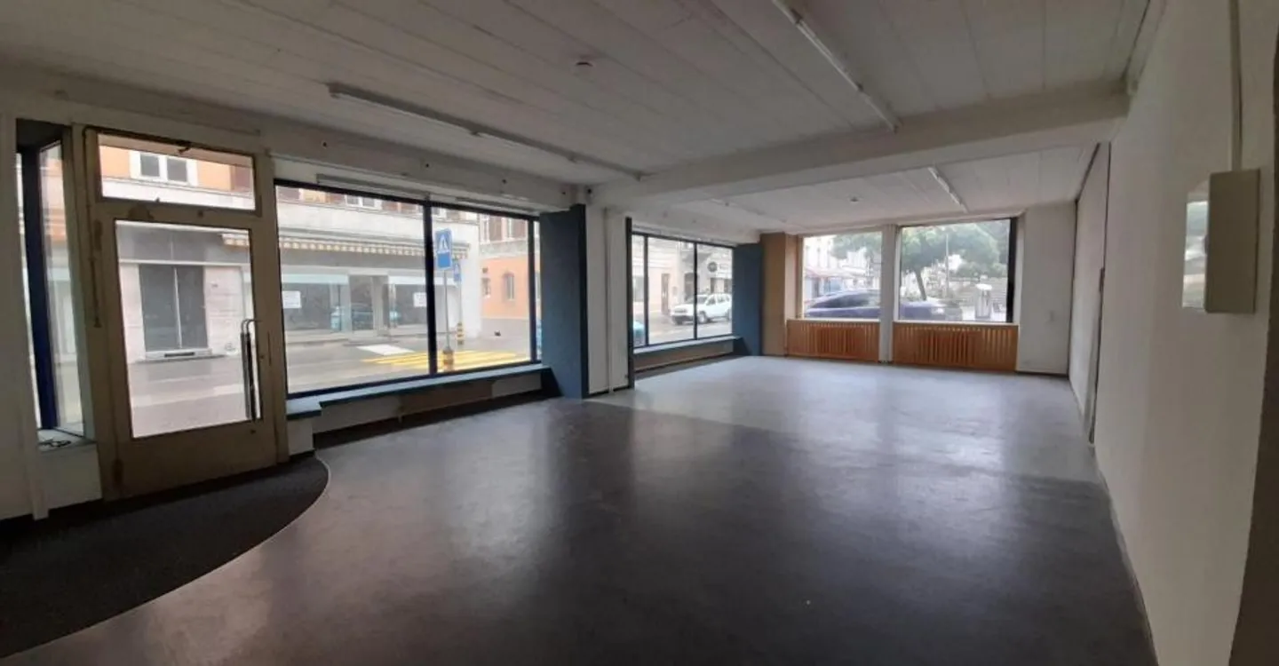 St-Imier, commercial arcade for rent (~125m2) - Photo 4 of 4