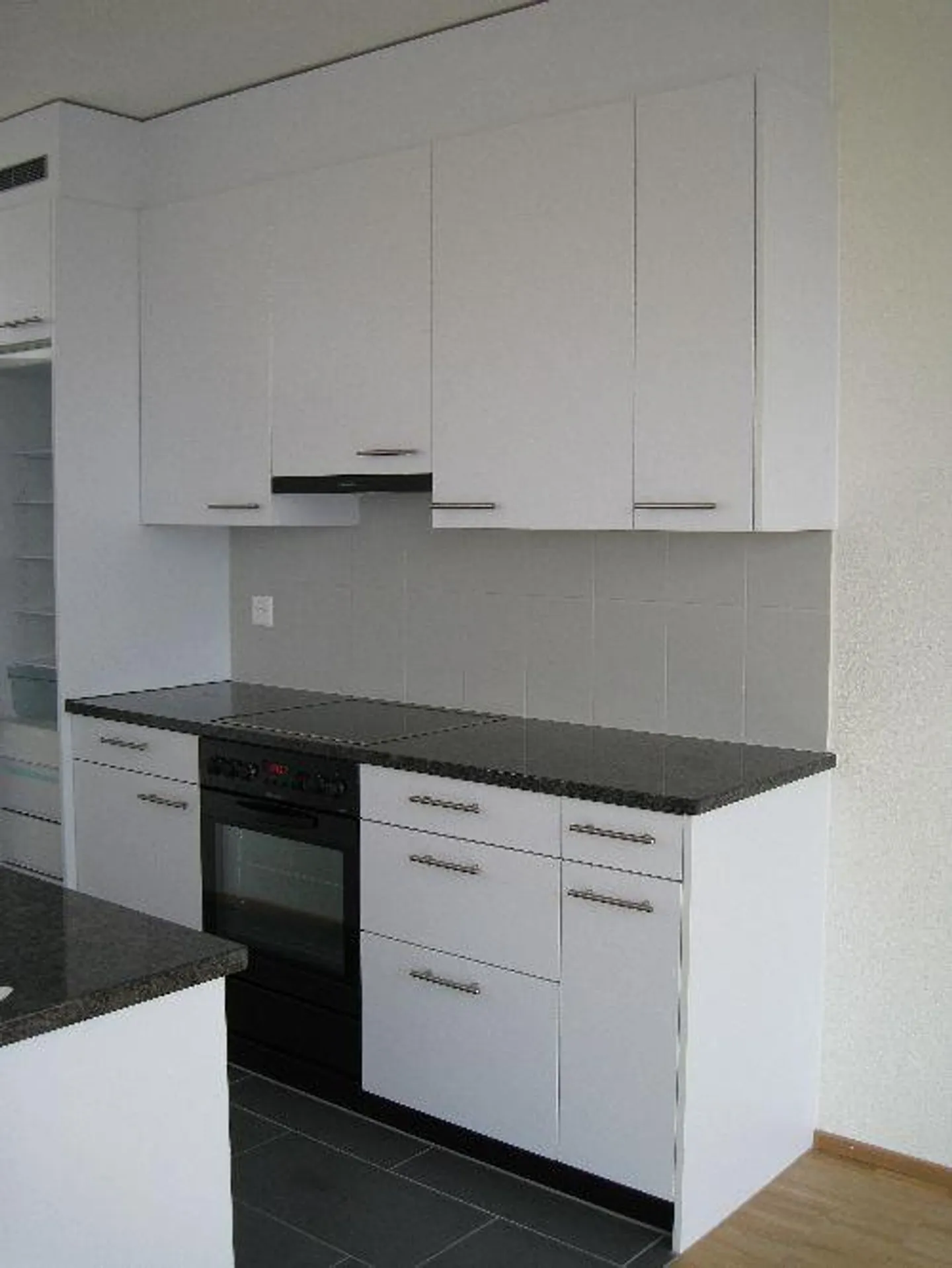 Modern apartment in the green! - Photo 4 of 7