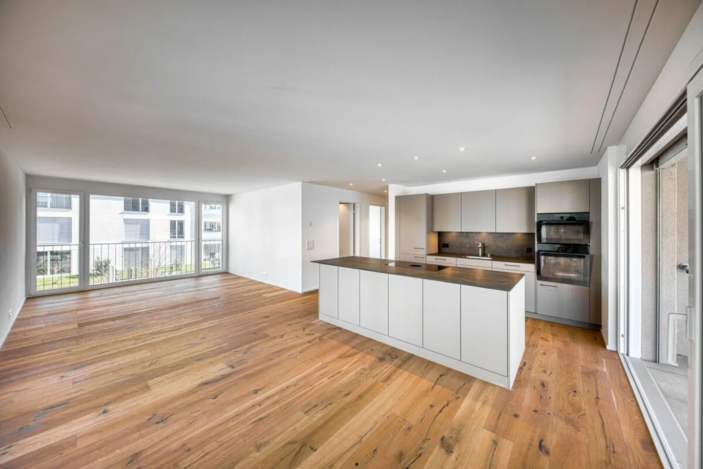 Appartement à louer - Photo 2 sur 12