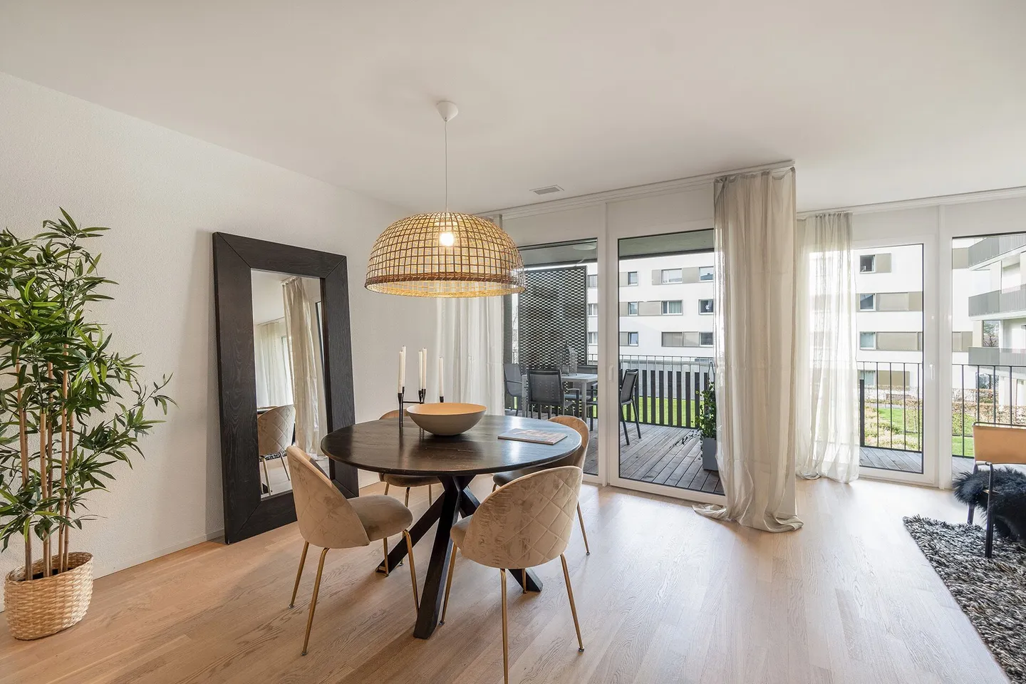 Grosszügige Wohnung mit Aussicht - Foto 3 von 6