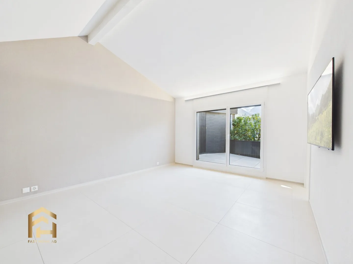 Above the rooftops of Naters - Modern penthouse apartment with exclusive kitchen - Photo 10 of 13