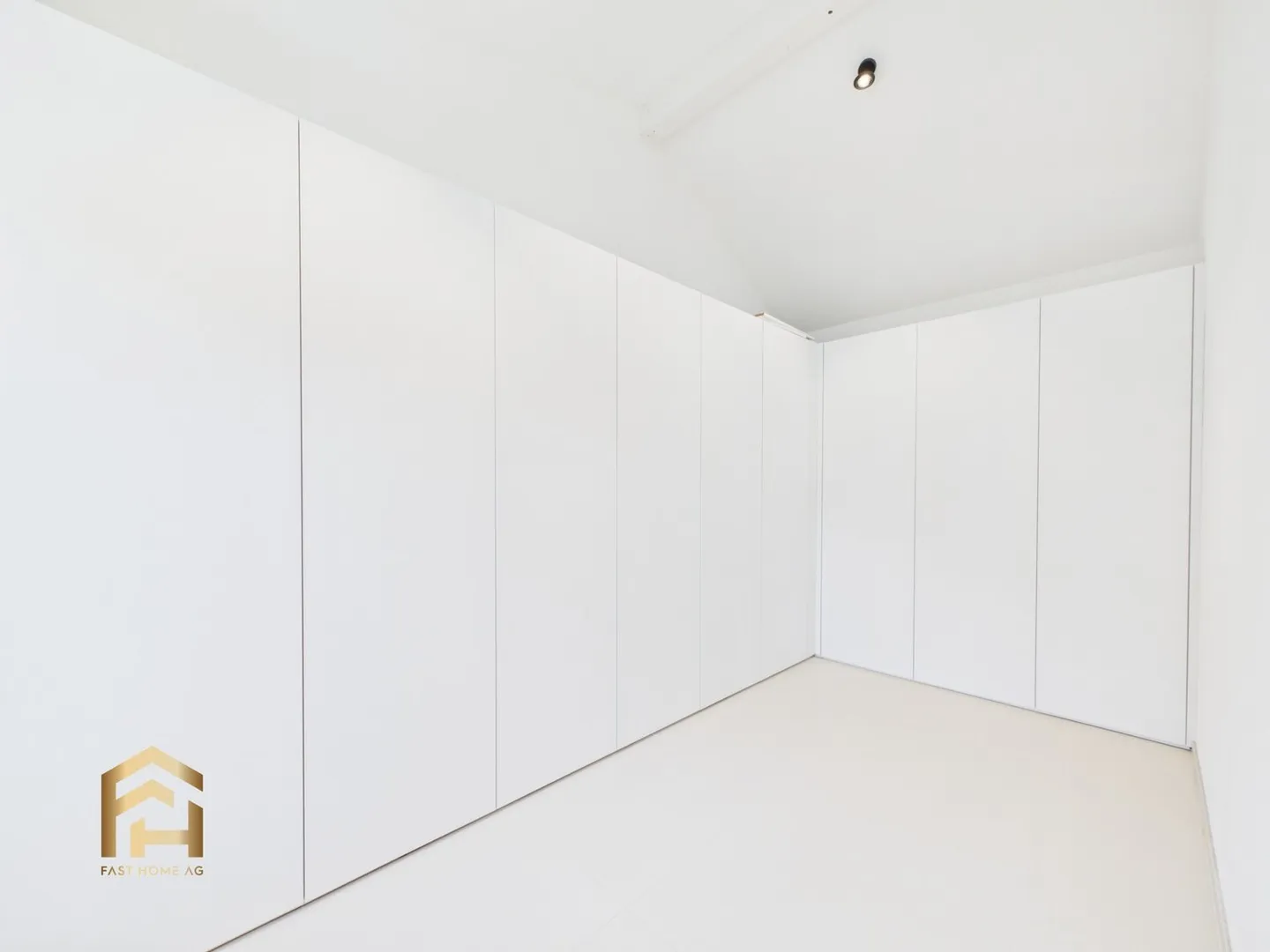 Above the rooftops of Naters - Modern penthouse apartment with exclusive kitchen - Photo 11 of 13