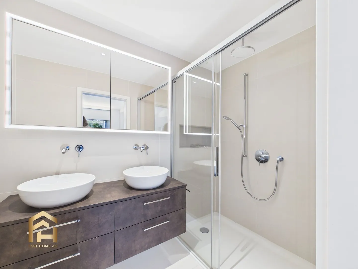 Above the rooftops of Naters - Modern penthouse apartment with exclusive kitchen - Photo 12 of 13