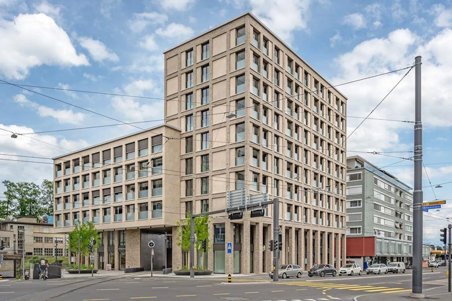 Living at the Pulse - CENTRAL PLAZA Emmenbrücke - Photo 1 of 10