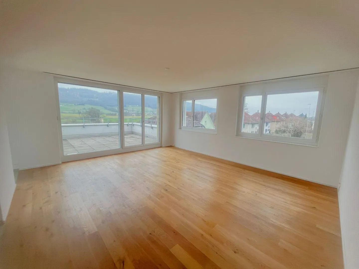 Moderna, spaziosa, luminosa attico da sogno! - Foto 2 di 8