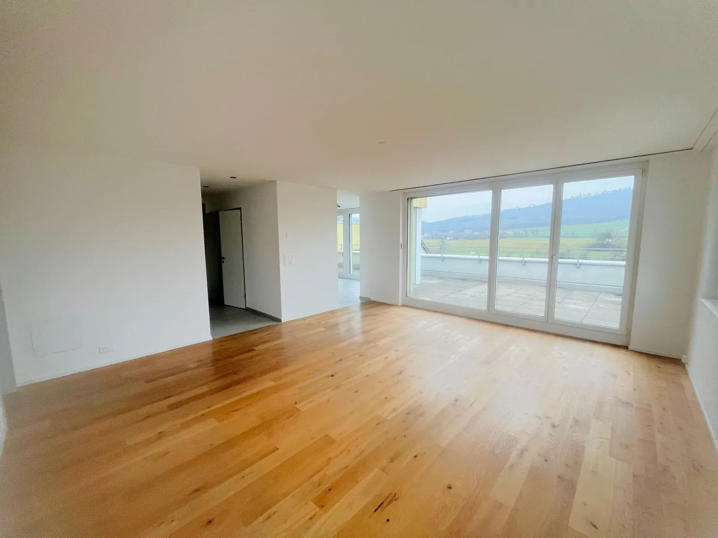 Moderna, spaziosa, luminosa attico da sogno! - Foto 3 di 8