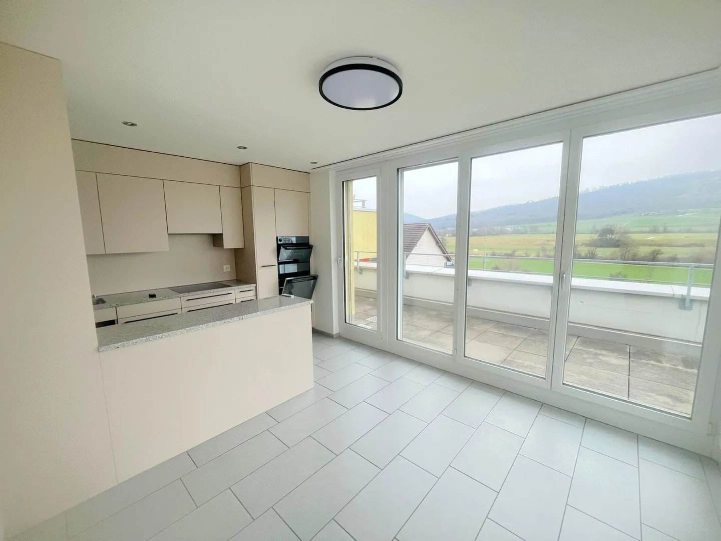 Moderna, spaziosa, luminosa attico da sogno! - Foto 1 di 8