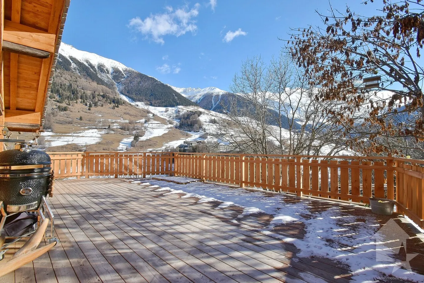 Chalet spacieux rénové avec terrasse - Photo 3 sur 19