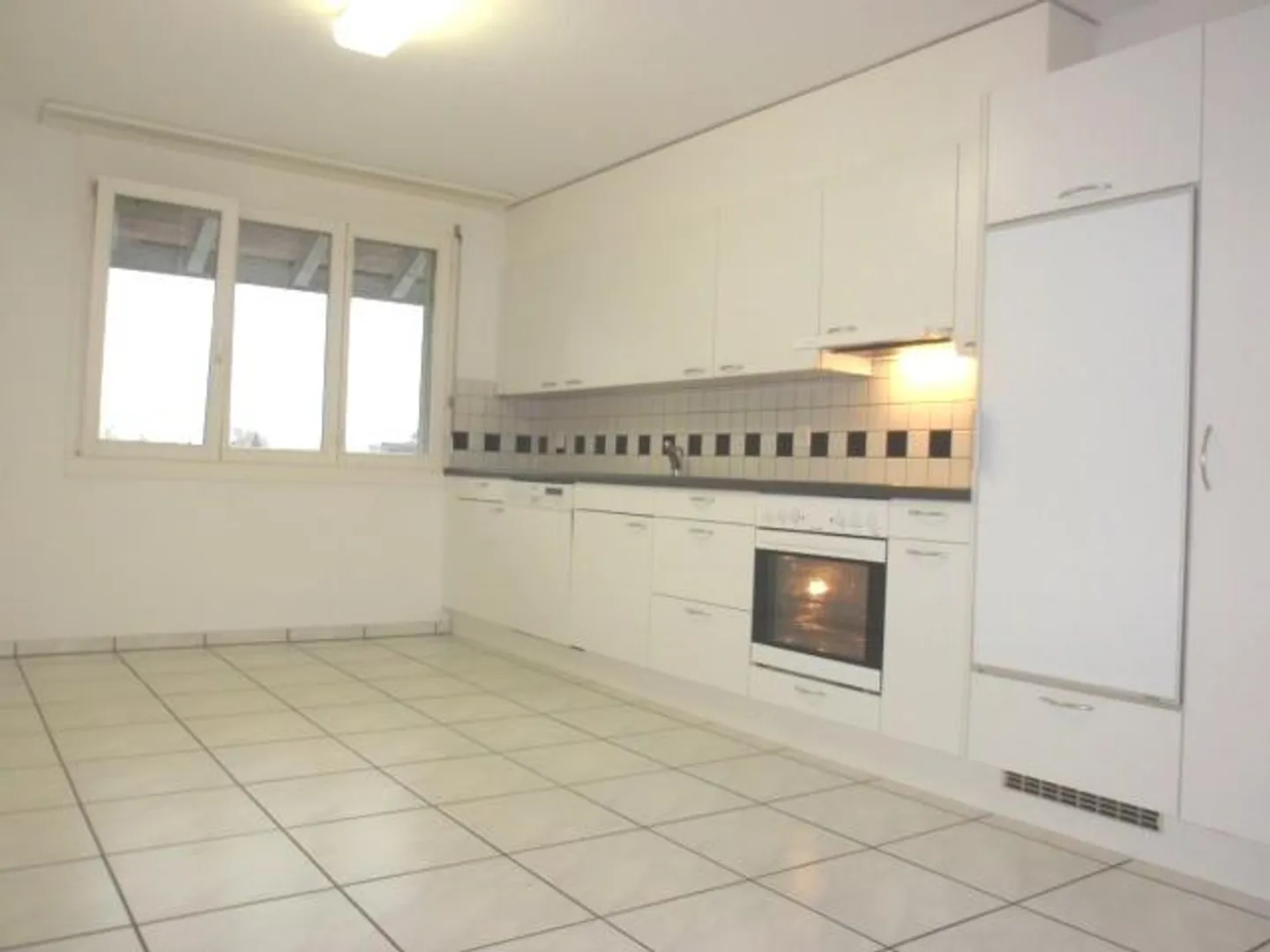Zona residenziale tranquilla! - Foto 3 di 10