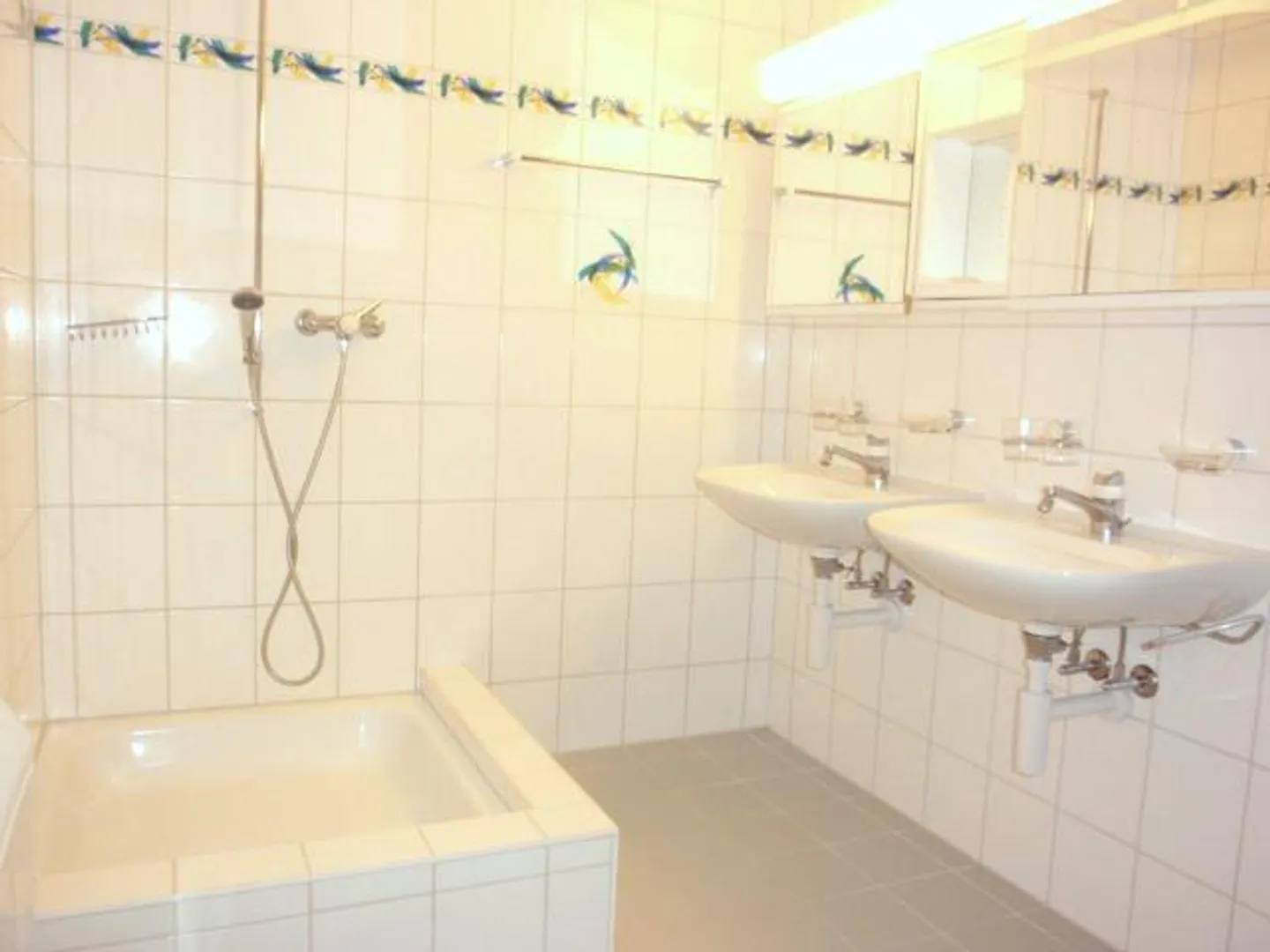 Zona residenziale tranquilla! - Foto 4 di 10