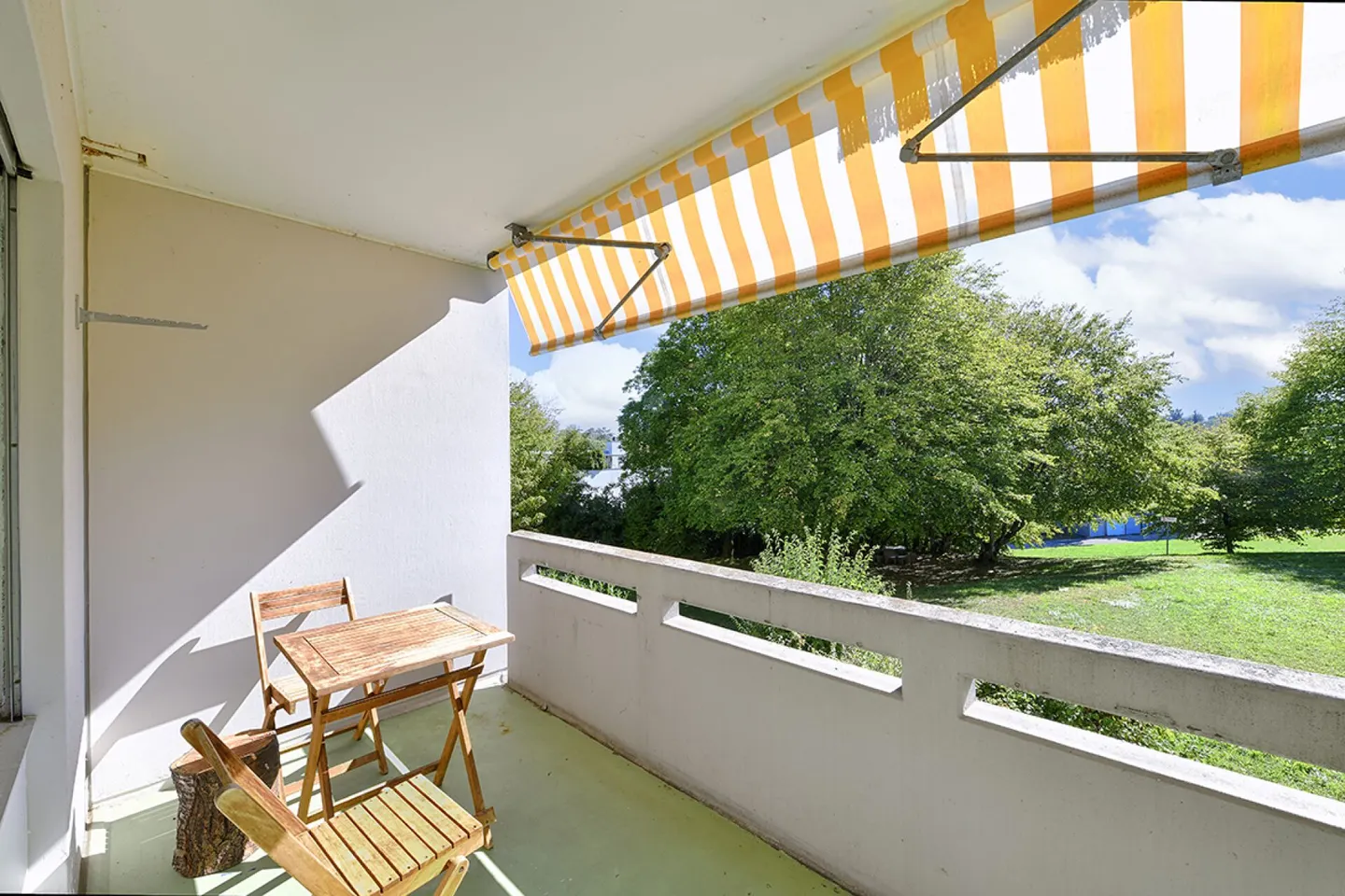 4.5-room apartment in a quiet location with a wonderful view of greenery - Photo 7 of 9