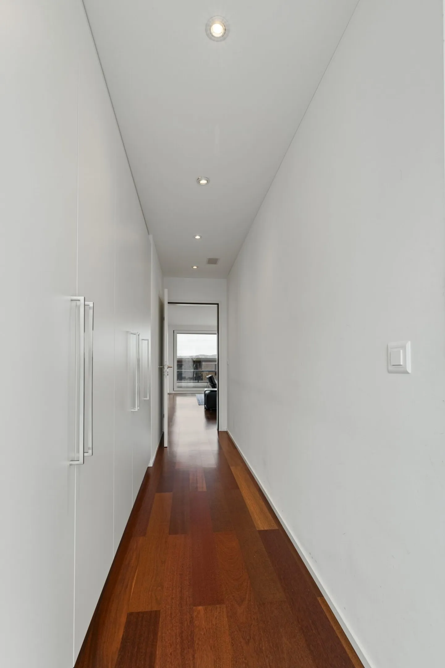 Moderne 3.5-Zimmer-Attikawohnung mit Seesicht in Altendorf - Foto 13 von 15