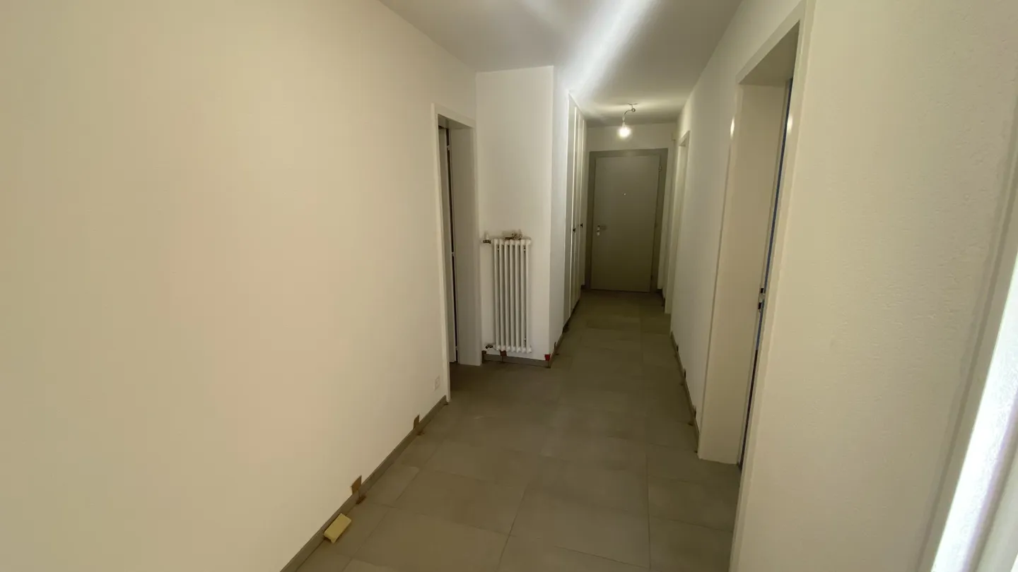 Renovated Apartment Near City - Photo 8 of 11