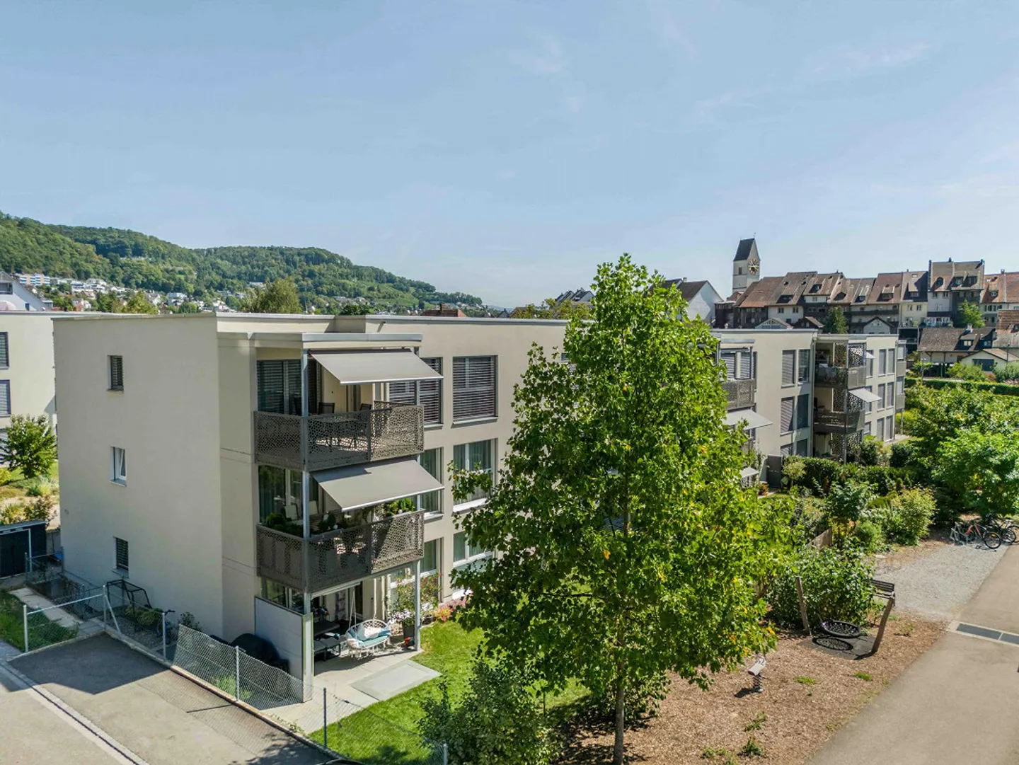 In una zona residenziale privilegiata - tranquilla e nel cuore dell'azione - Foto 12 di 13