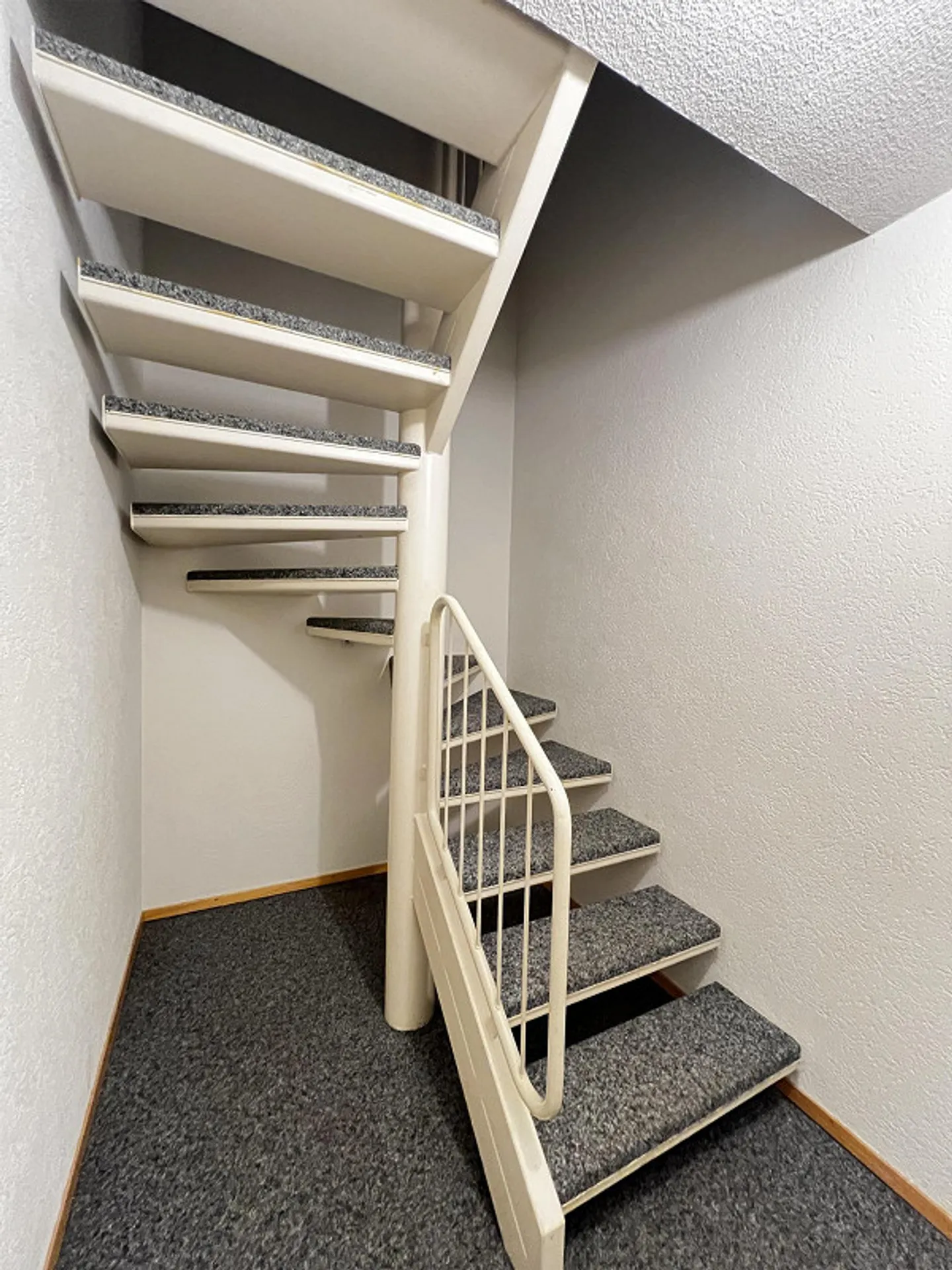 Affascinante appartamento maisonette in posizione centrale a Berna - Foto 9 di 11