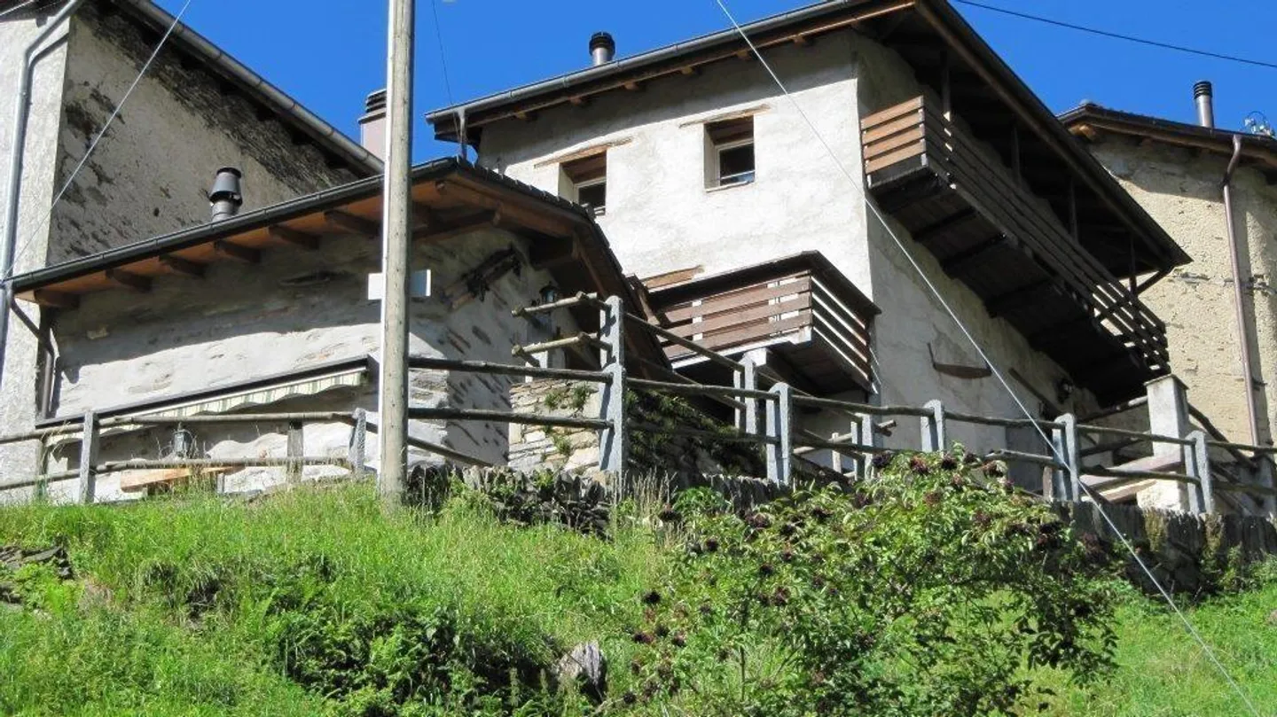 2 1/2-room village house in a very quiet, sunny location with a view - Photo 1 of 26
