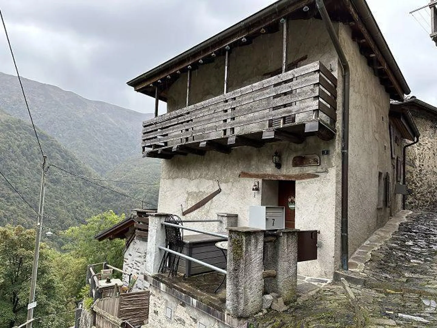 2 1/2-room village house in a very quiet, sunny location with a view - Photo 2 of 26