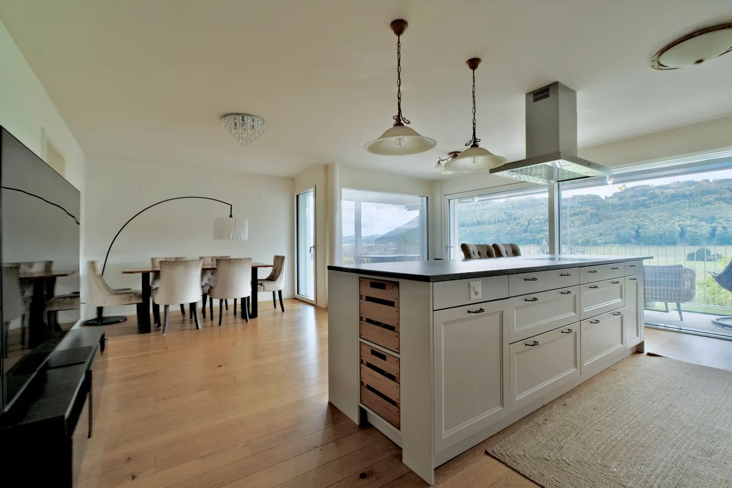 Your Home in the Green - modern, bright and with a beautiful view - Photo 2 of 15