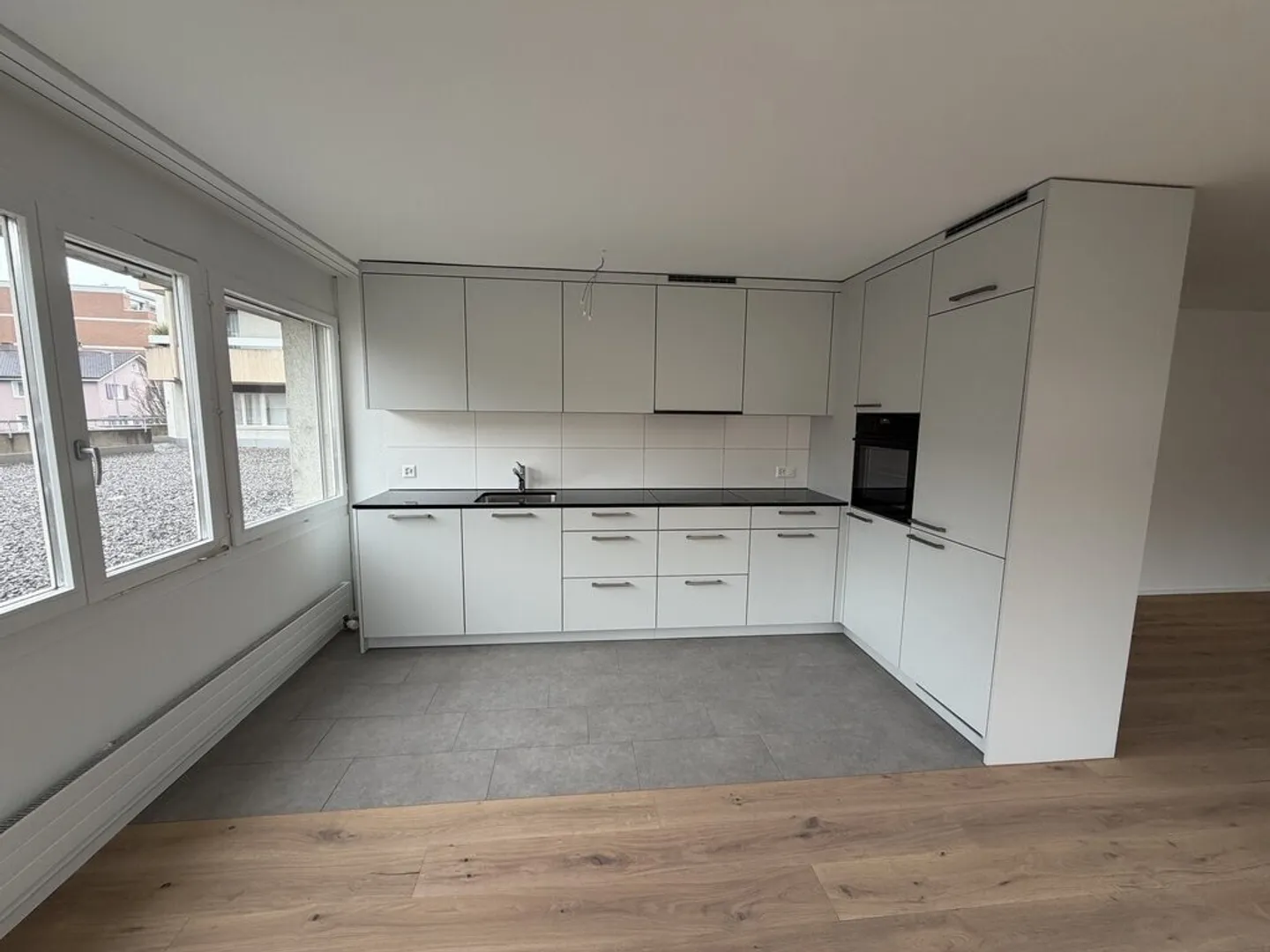 Freshly renovated and stylishly redesigned - live like in a new building! - Photo 6 of 10