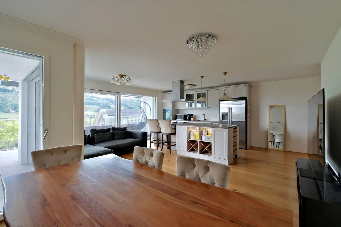 Your Home in the Green - modern, bright and with a beautiful view - Photo 3 of 15