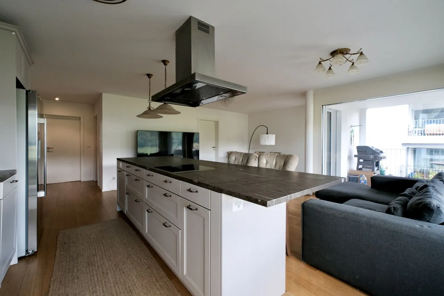 Your Home in the Green - modern, bright and with a beautiful view - Photo 4 of 15