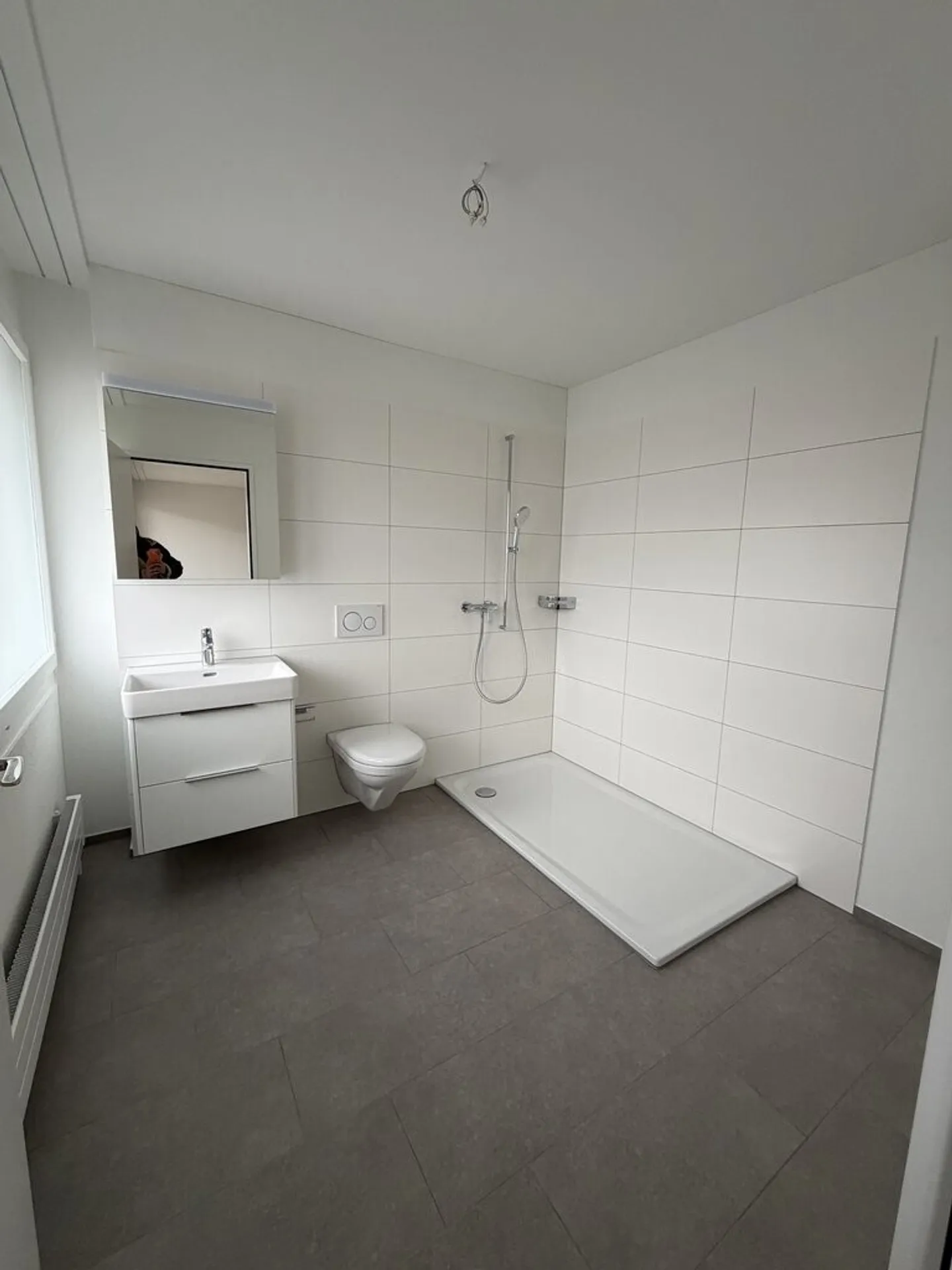 Freshly renovated and stylishly redesigned - live like in a new building! - Photo 8 of 10