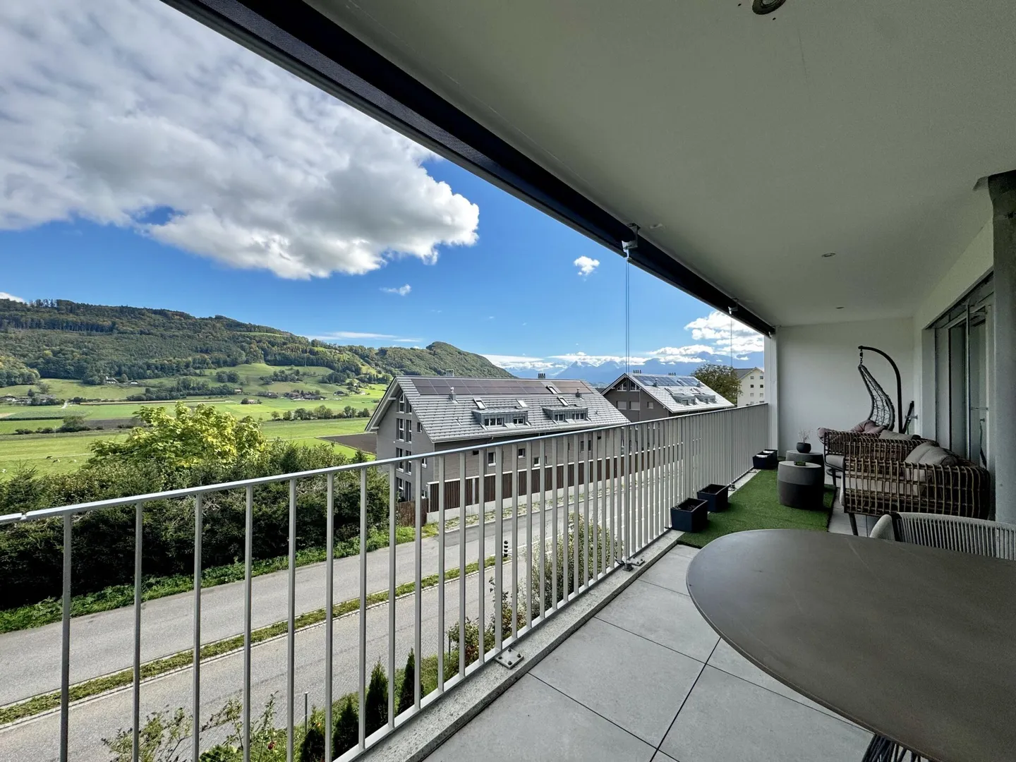 Your Home in the Green - modern, bright and with a beautiful view - Photo 7 of 15