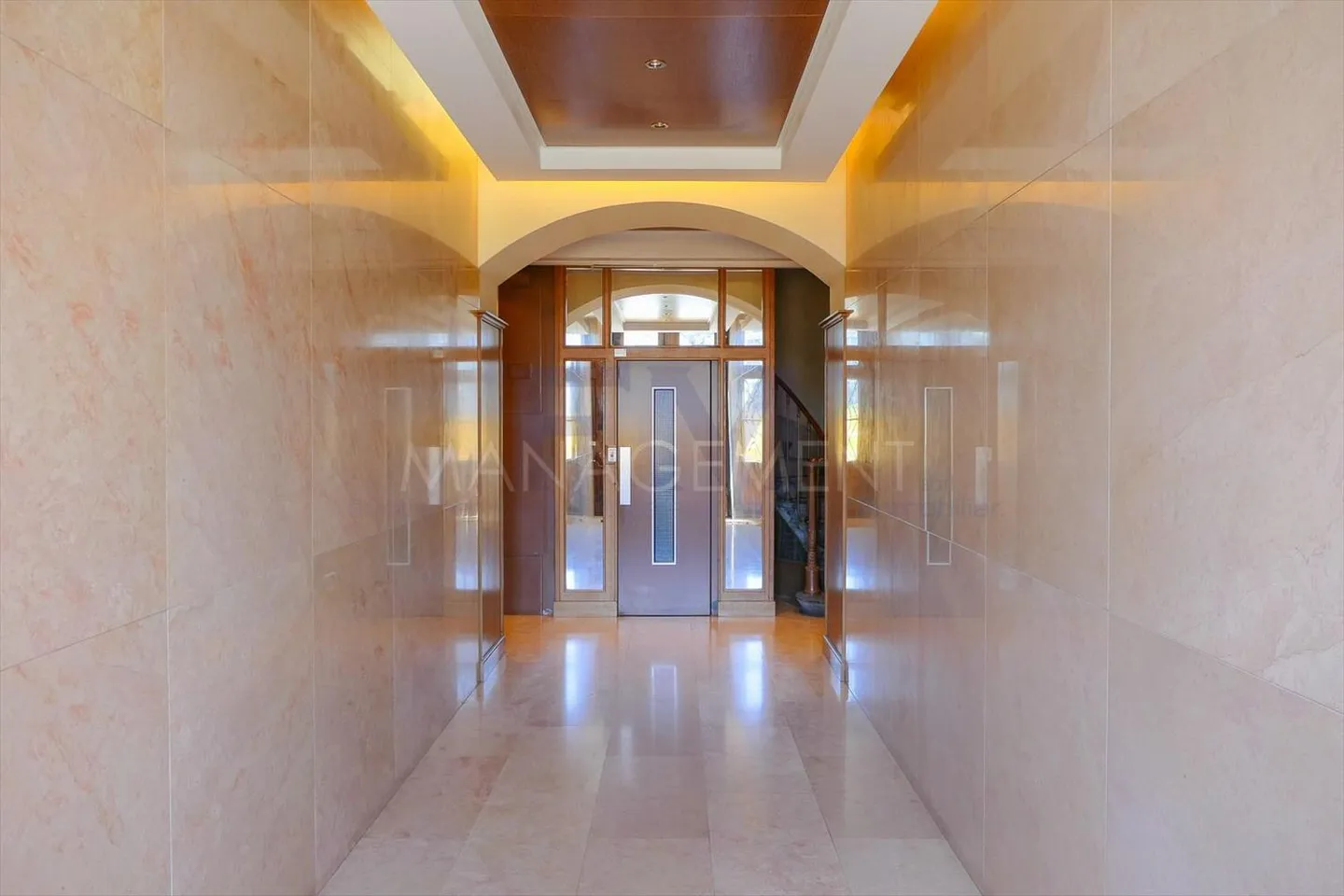 Promenade des Bergues, 5 chambres au 4ème étage, env. 120m2 - Photo 1 sur 4
