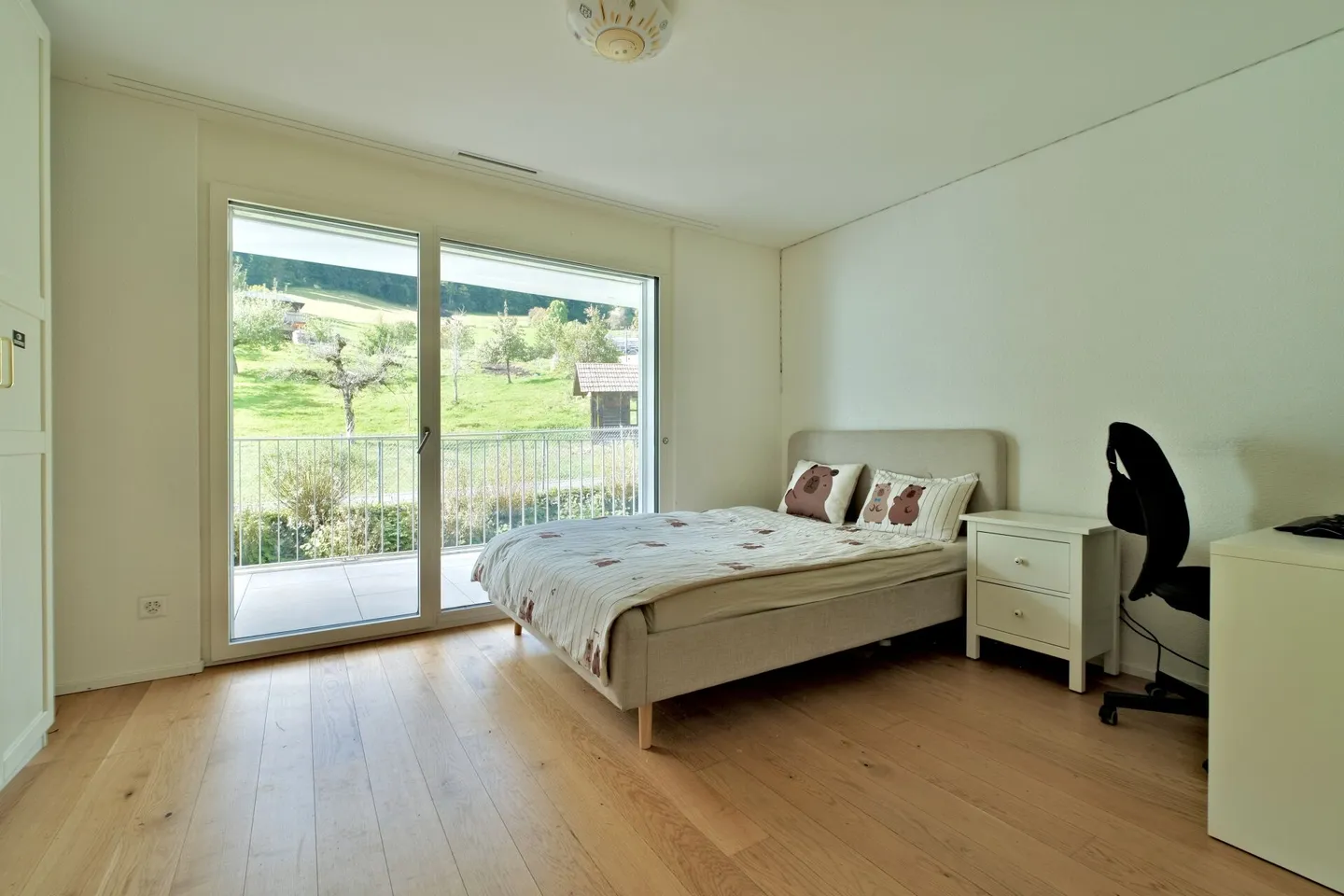 Your Home in the Green - modern, bright and with a beautiful view - Photo 10 of 15