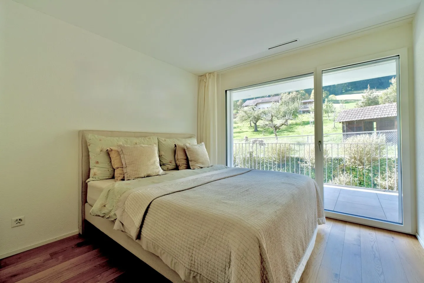 Your Home in the Green - modern, bright and with a beautiful view - Photo 11 of 15