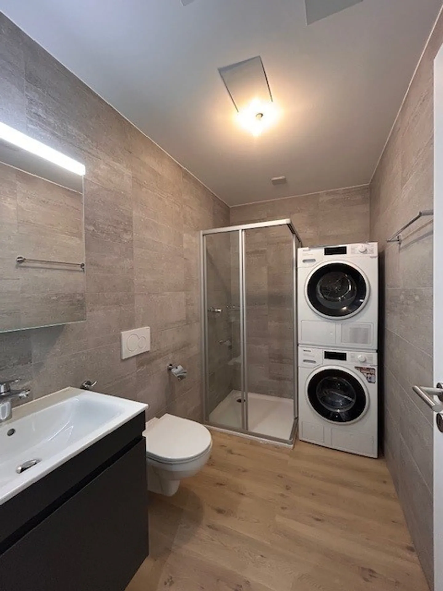 2.5 Room Apartment - Photo 7 of 8