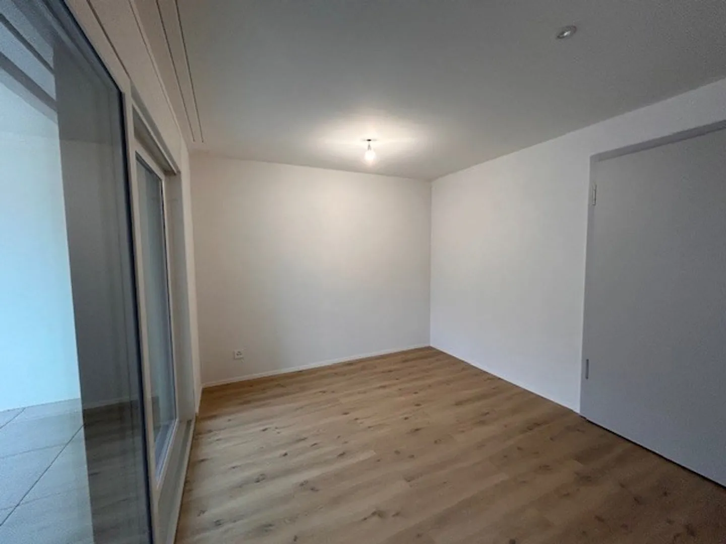 2.5 Room Apartment - Photo 2 of 8