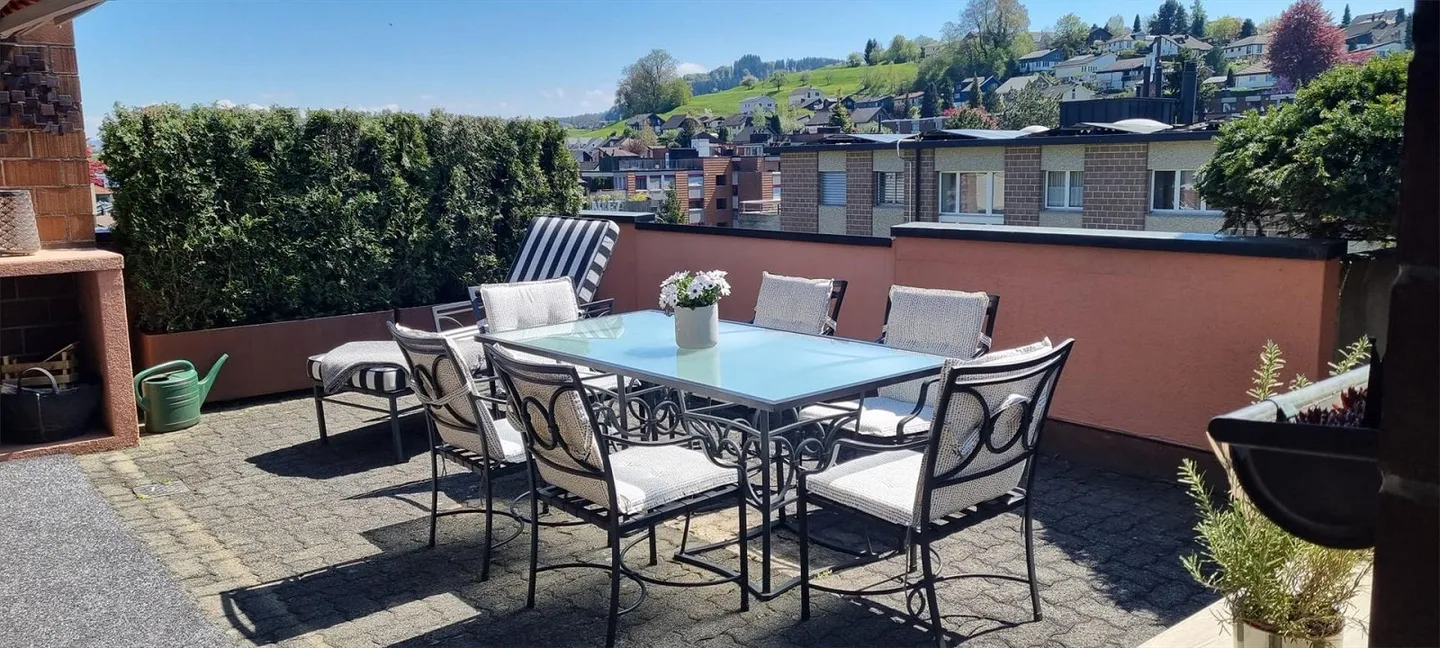 Stilvolle Attika-Wohnung in Oberuzwil - Foto 3 von 13