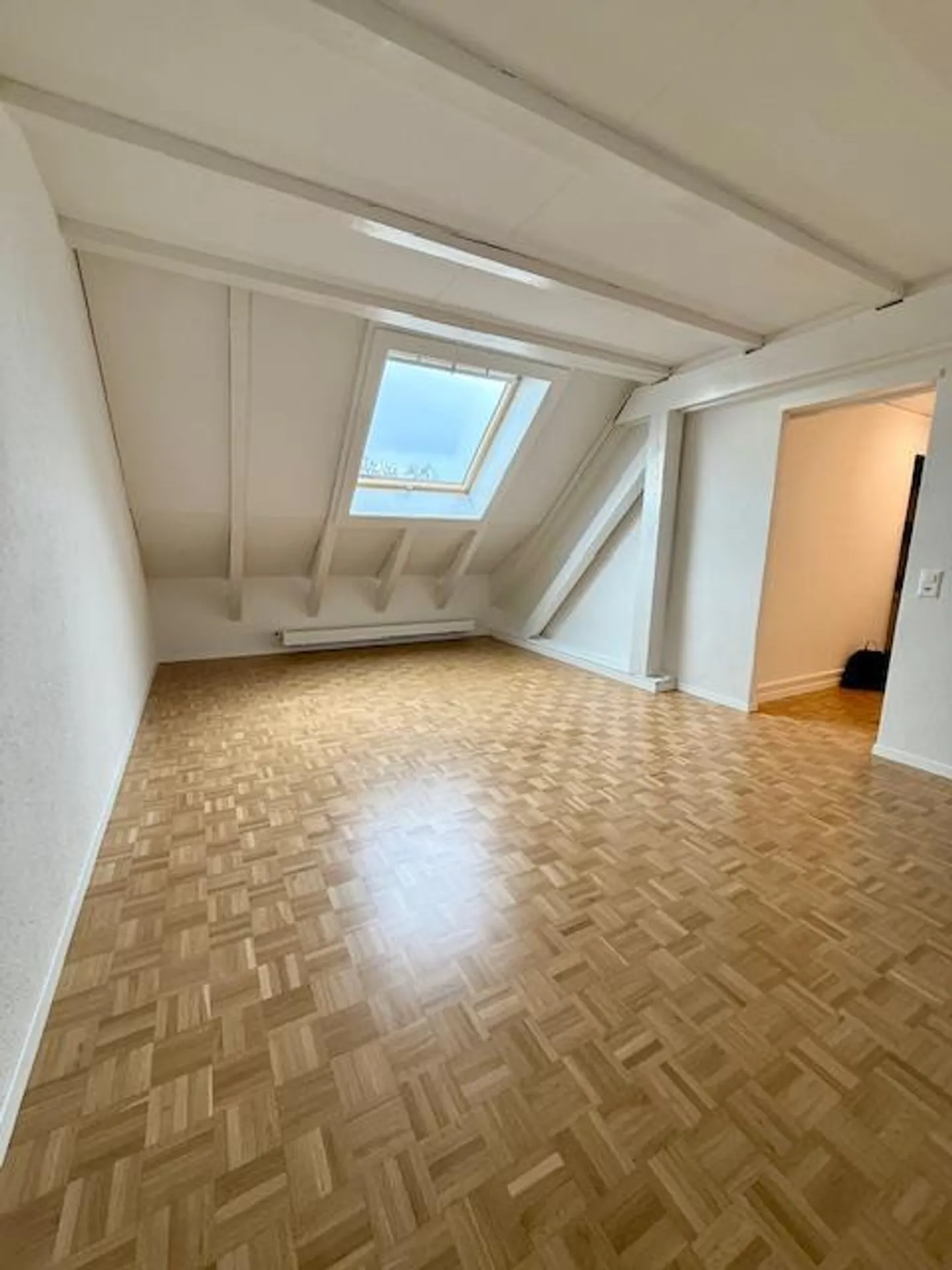 Charmante Dachgeschosswohnung in Bern - Foto 8 von 12