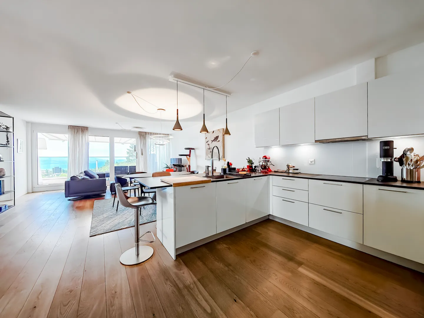 Perle rare : Appartement en attique avec 5,5 pièces et terrasses panoramiques - Photo 3 sur 12